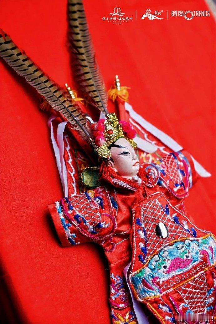 福见南安享成功  跟随李菲儿的脚步，我们发现南安的非遗文化如此生动有趣。她的传播