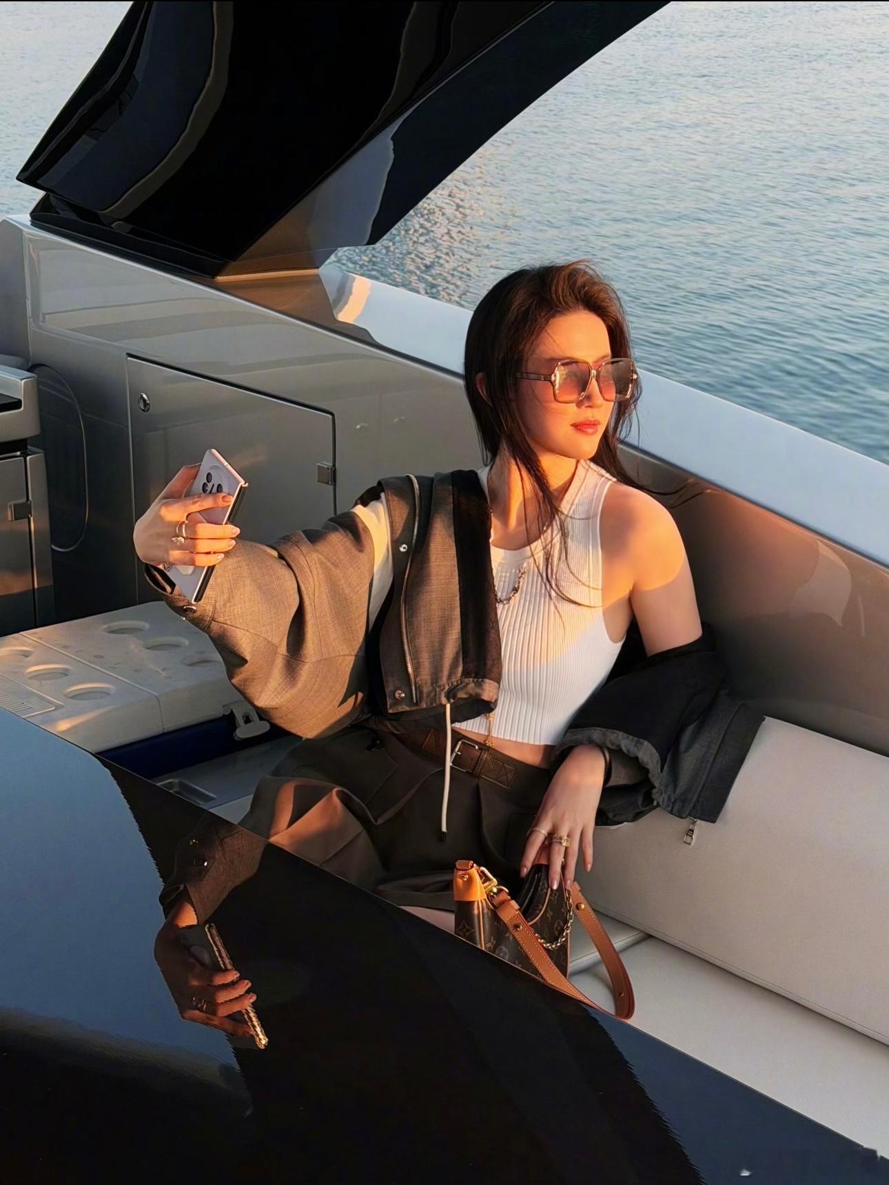 以前审美vs现在审美喜欢好看的一直不变哈哈哈好爱热热和菲菲两位真是越松弛越美丽