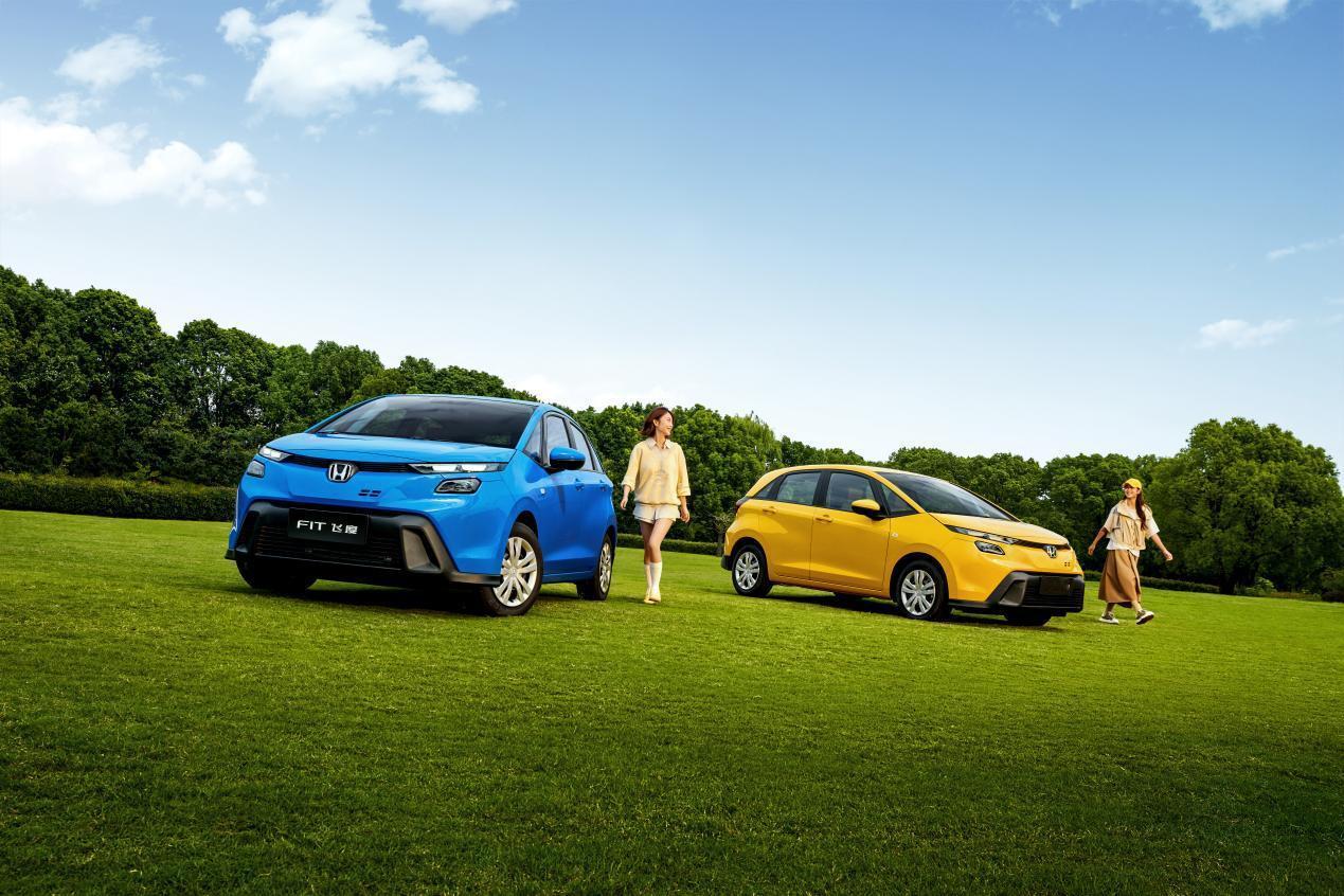 听我一句劝，2025买车不踩坑：
 
1、要面子——建议选宝马；
2、要实用——