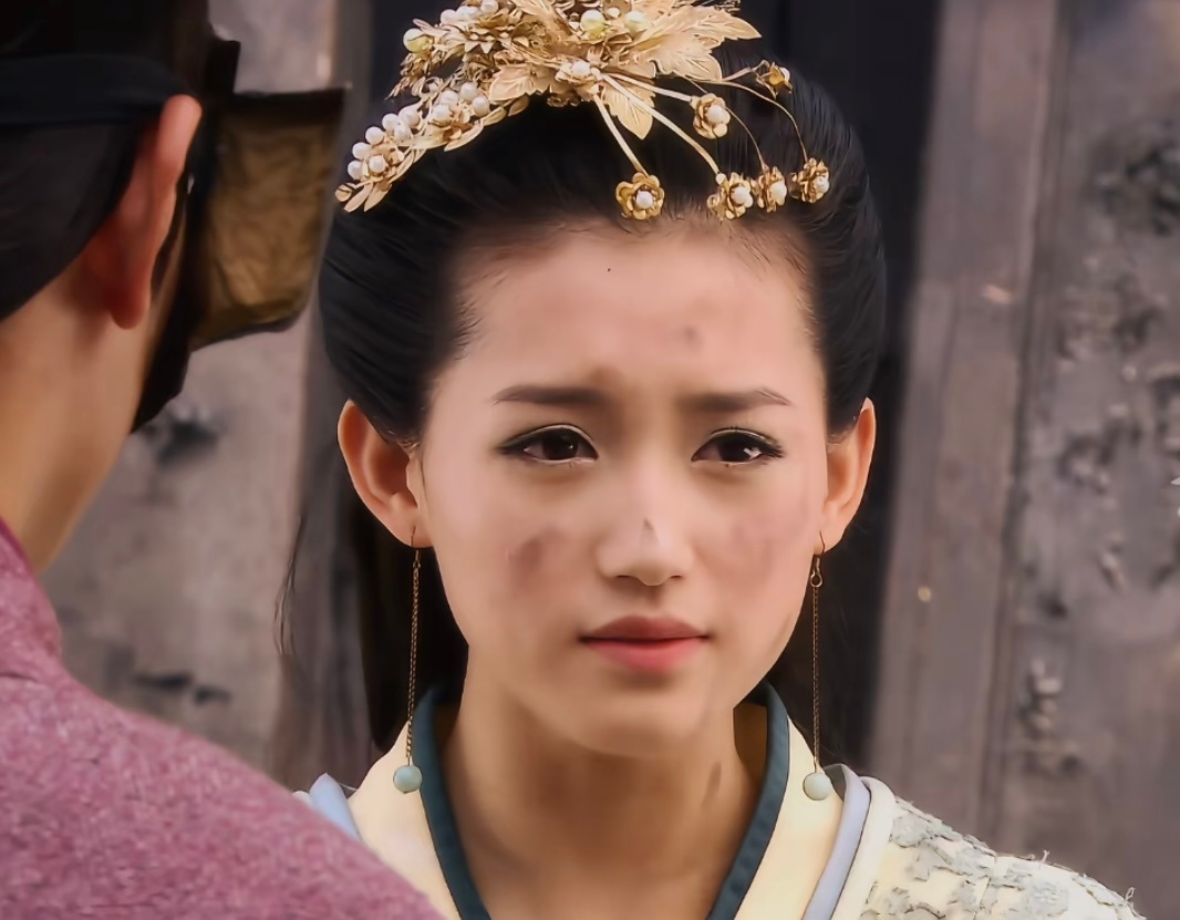 尔晴以前好美，完全白月光女神 