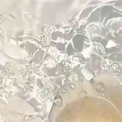 岁月悠悠，似一江春水缓缓流淌，不急不缓。在这漫长而又短暂的时光里，我们皆是行者，