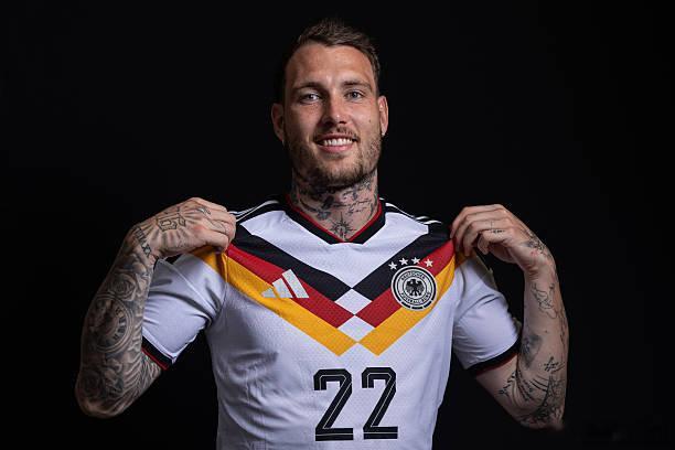 【天空体育】🔴⚫️米兰正在关注RB莱比锡的左后卫劳姆🇩🇪。值得一提的是，劳