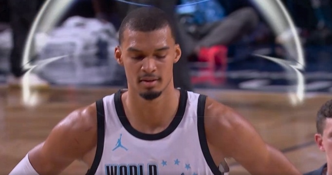 太无奈了！文班攻防竭尽全力但被绝杀，咬牙切齿骂骂咧咧离场。NBA 但是我真的好喜