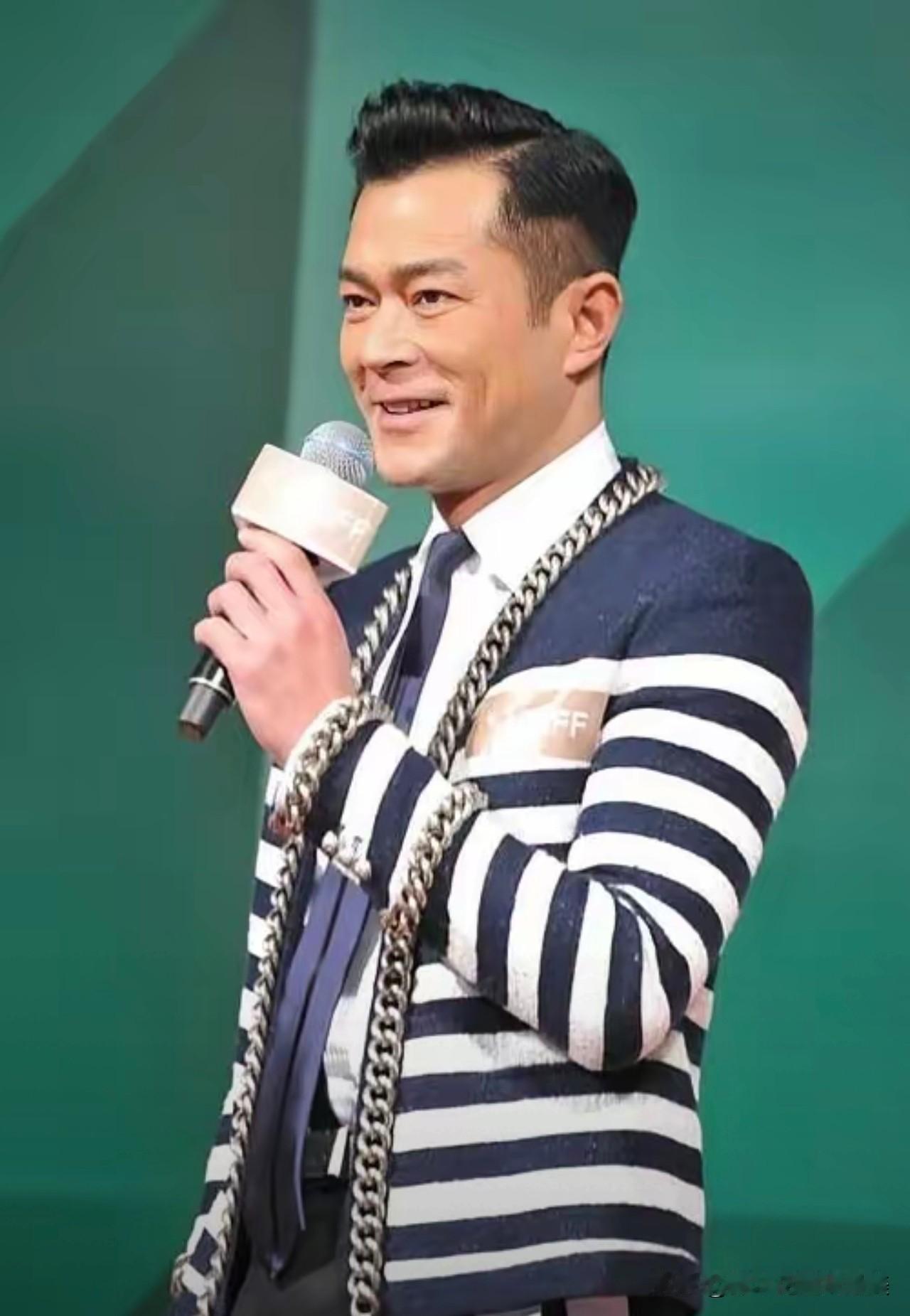 向太曝古天乐出道前曾经坐过牢，

这件事早已不是秘密，

古天乐年轻时曾因帮朋友