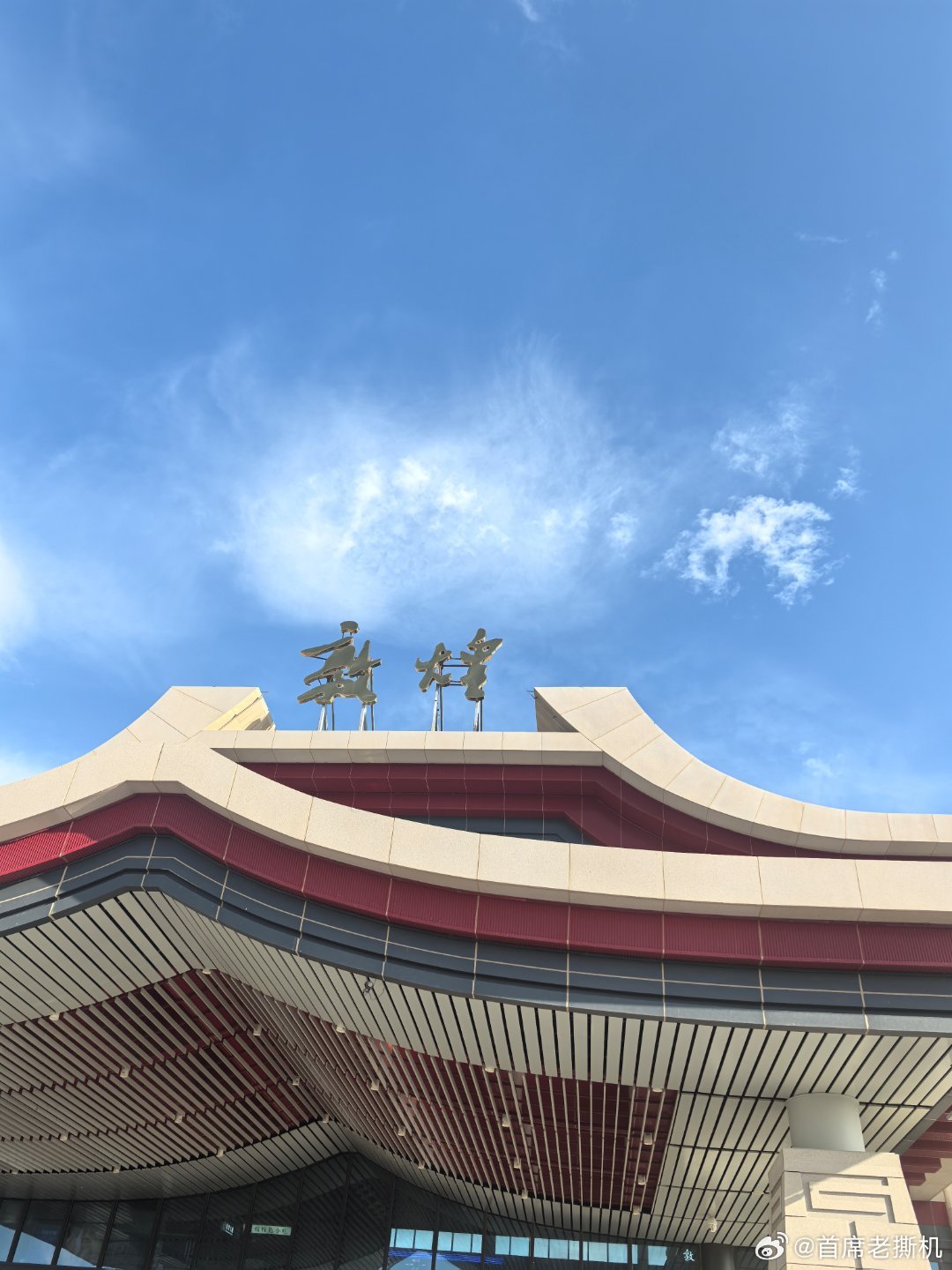 不来西北，不知道祖国的辽阔！大地的脉络，从来没有如此清晰过！每一条河床的痕迹，都