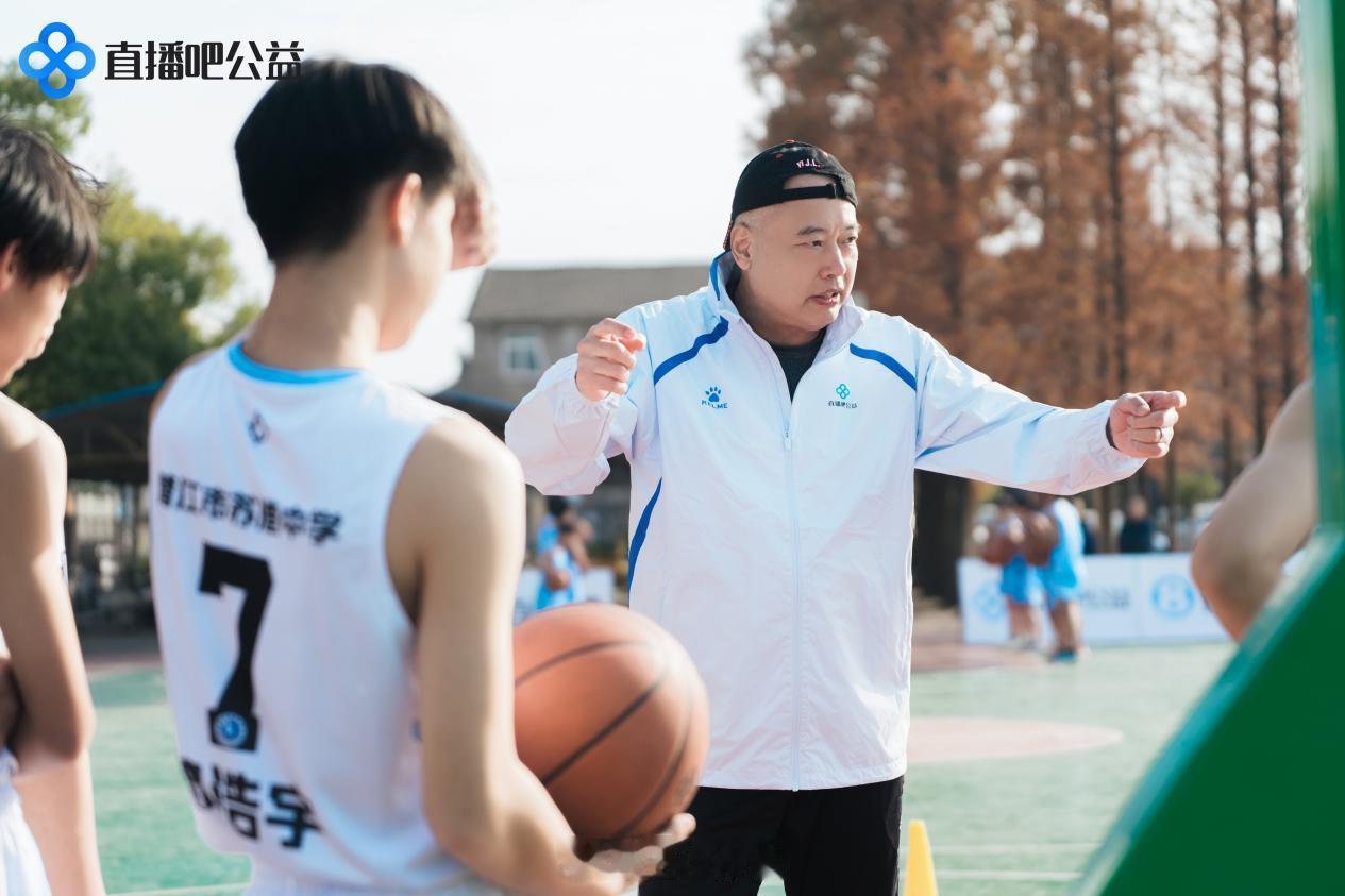 湖北潜江篮球公益行直播吧未来无限公益计划12月3日，2025直播吧“未来无限”公