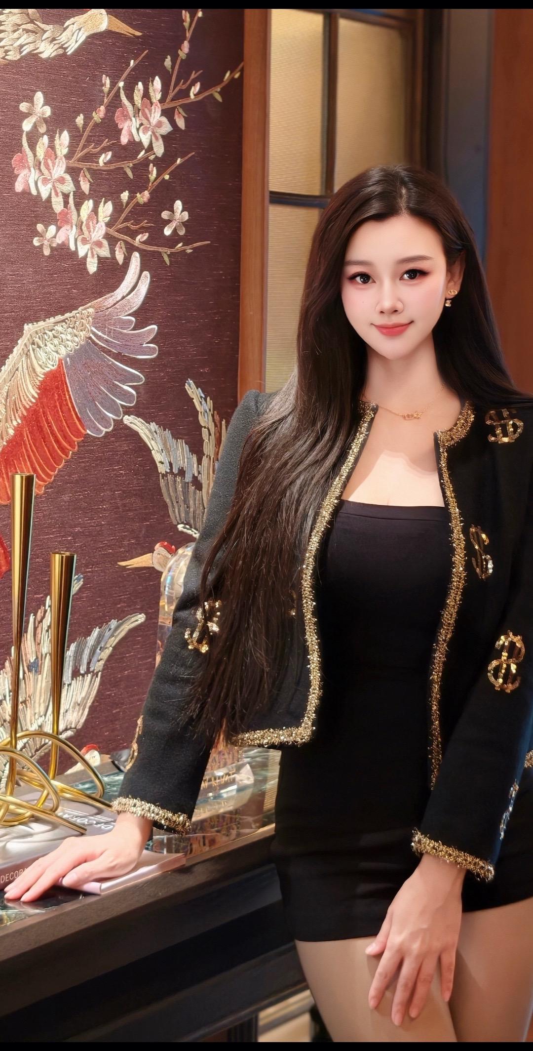 不好意思，爱我恨我 ，都得排队。