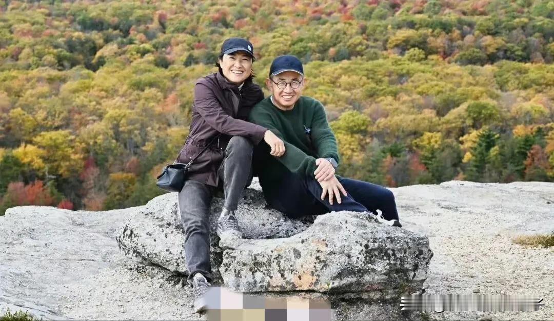 当国内地产圈一片焦土，万科都要为现金流焦头烂额，多少地产老友栽在债务泥潭里动弹不