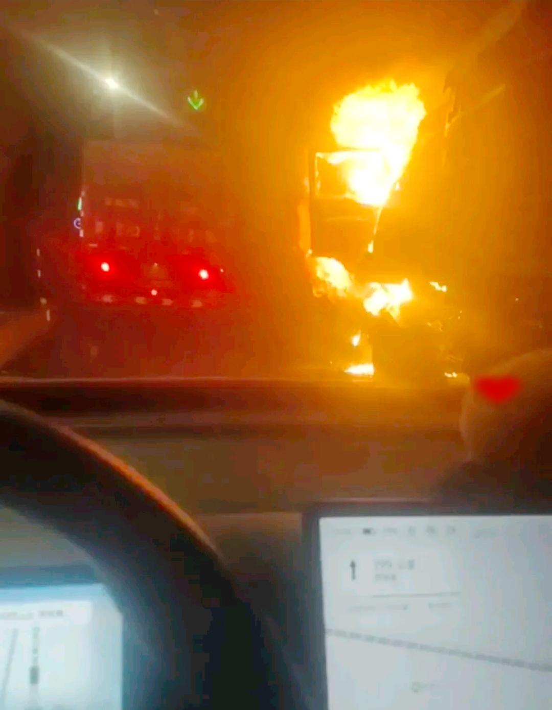 隧道火海生死劫！菏泽小伙冒死救人，一通遗言看哭无数人
 
4月13日，山西宝塔山