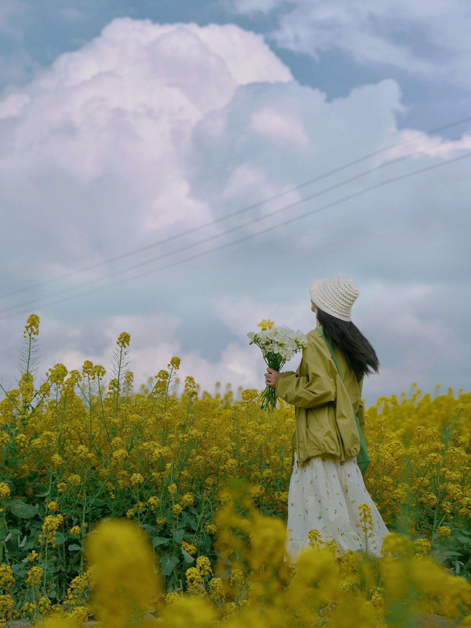 春日限定🌼-春天当然要拍油菜花啦～🌸拍了好久的fafa ，再不发出来就过期啦
