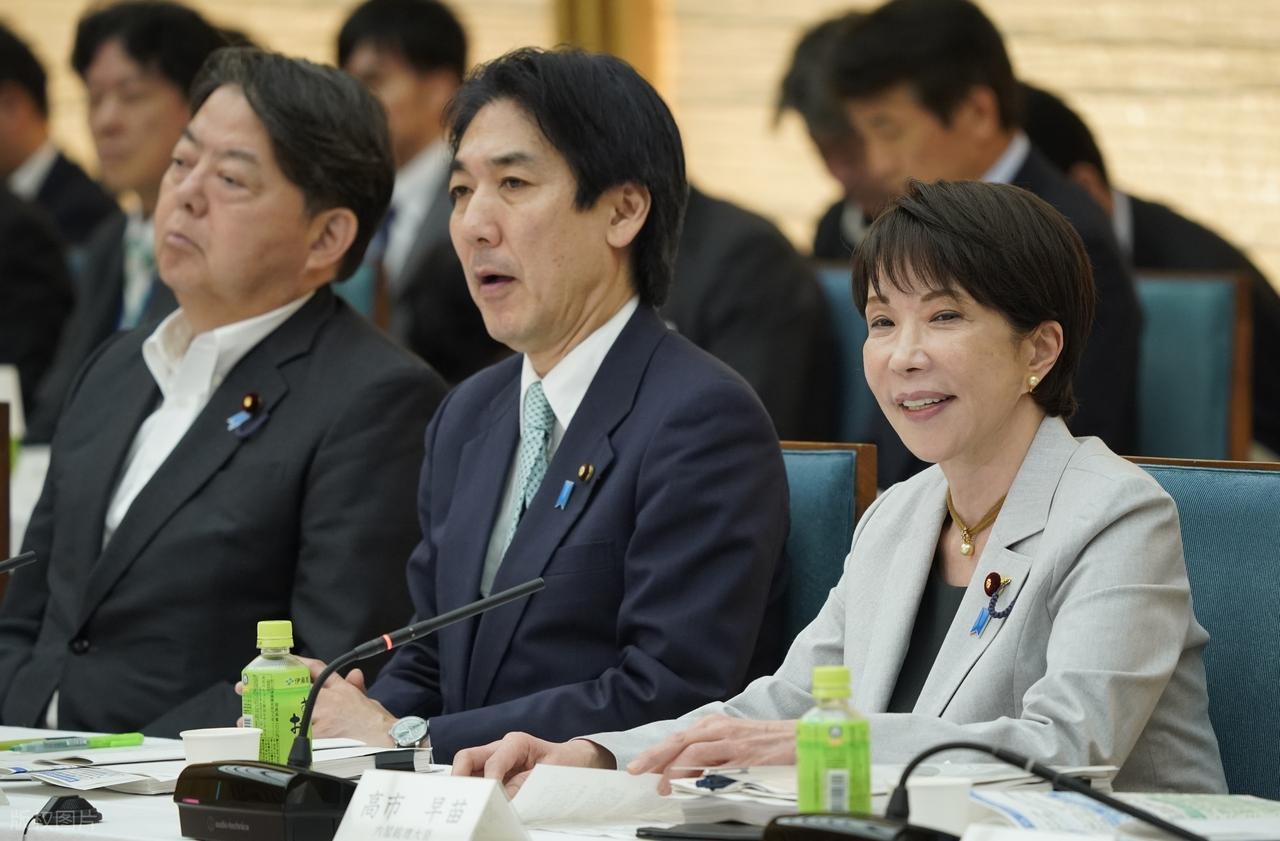 8%直接砍到 1%。
7 月 30 日，日本首相高市早苗宣布，从明年 4 月起，