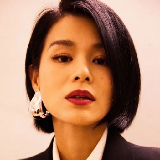 胡定欣在旁边笑的好大声吴卓羲趁胡杏儿没回来把问题自己答了[泪]吴卓羲趁胡杏儿没回