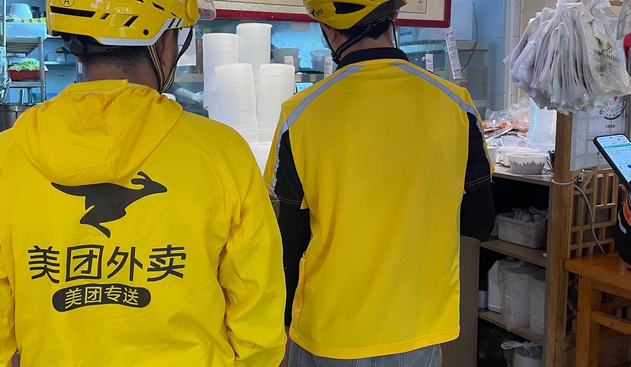 外卖员面对高峰期卡餐咋办？
这个问题，其实也不难！！
主要是你要知道哪些商家经常