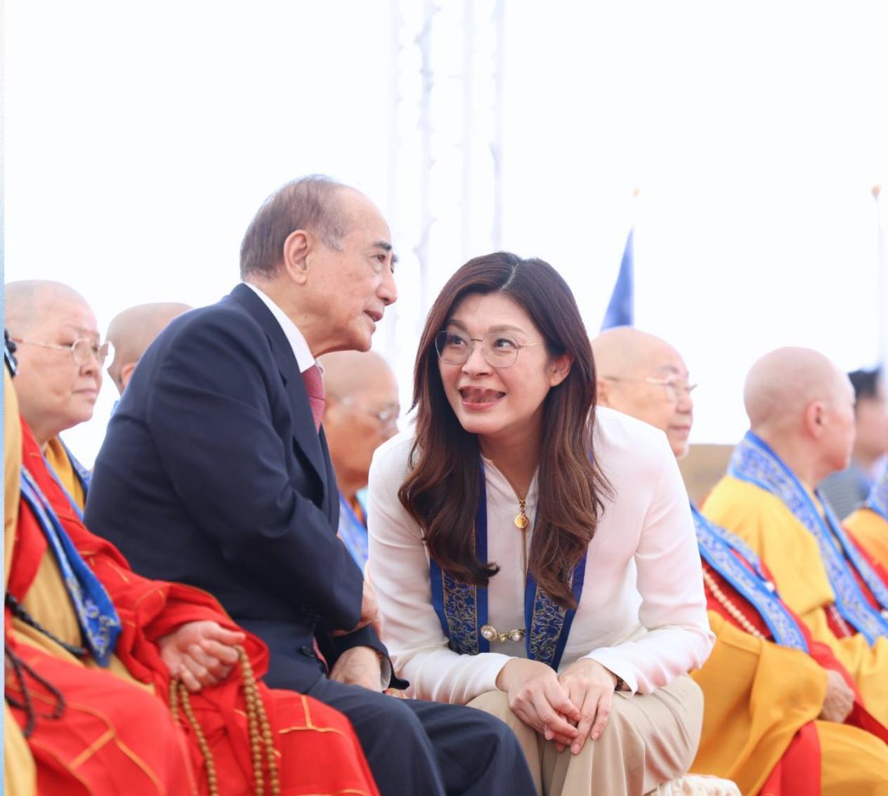 今天，国民党主席郑丽文与王金平一同出席“全球各宗教庆祝2570年佛诞圣诞浴佛大典