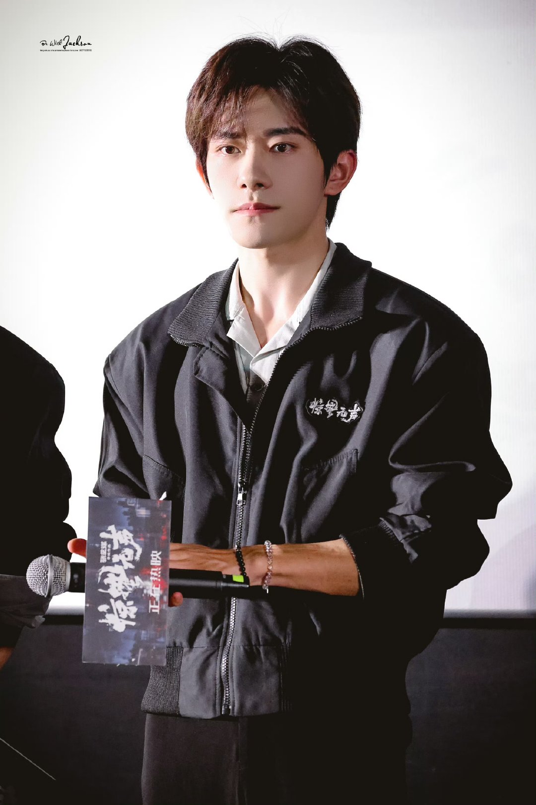 易烊千玺成都路演状态易烊千玺惊蛰无声路演状态易烊千玺惊蛰无声路演，生图状态超好，