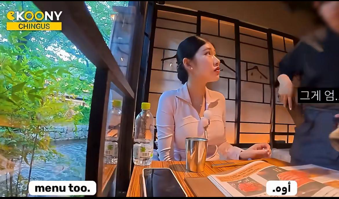 一韩国油管博主打假日本寿司店阴阳菜单，内外价差巨大，专门欺骗外国游客。这名油管博
