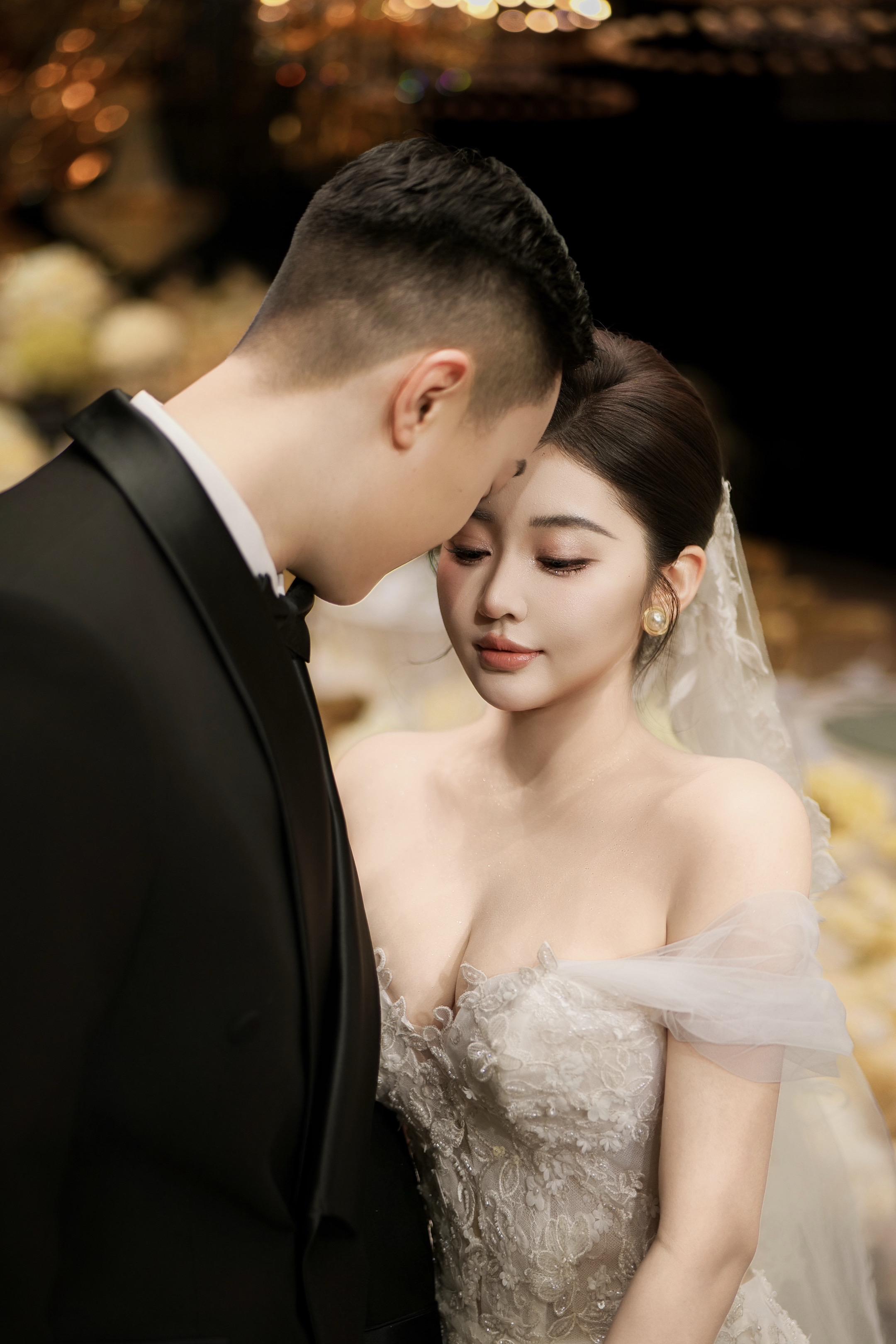 人生不会太圆满 不奢求虚无 只珍惜爱我的和我爱的👰  💏