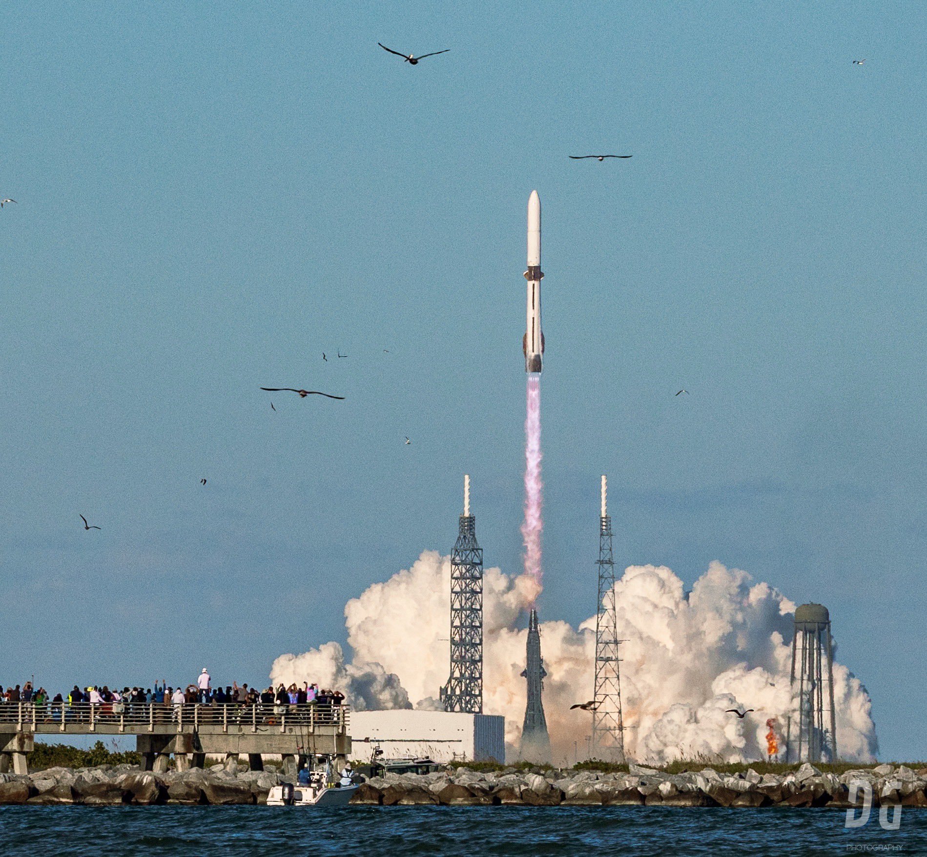 新格伦发射美照图源：Dmanphotos 