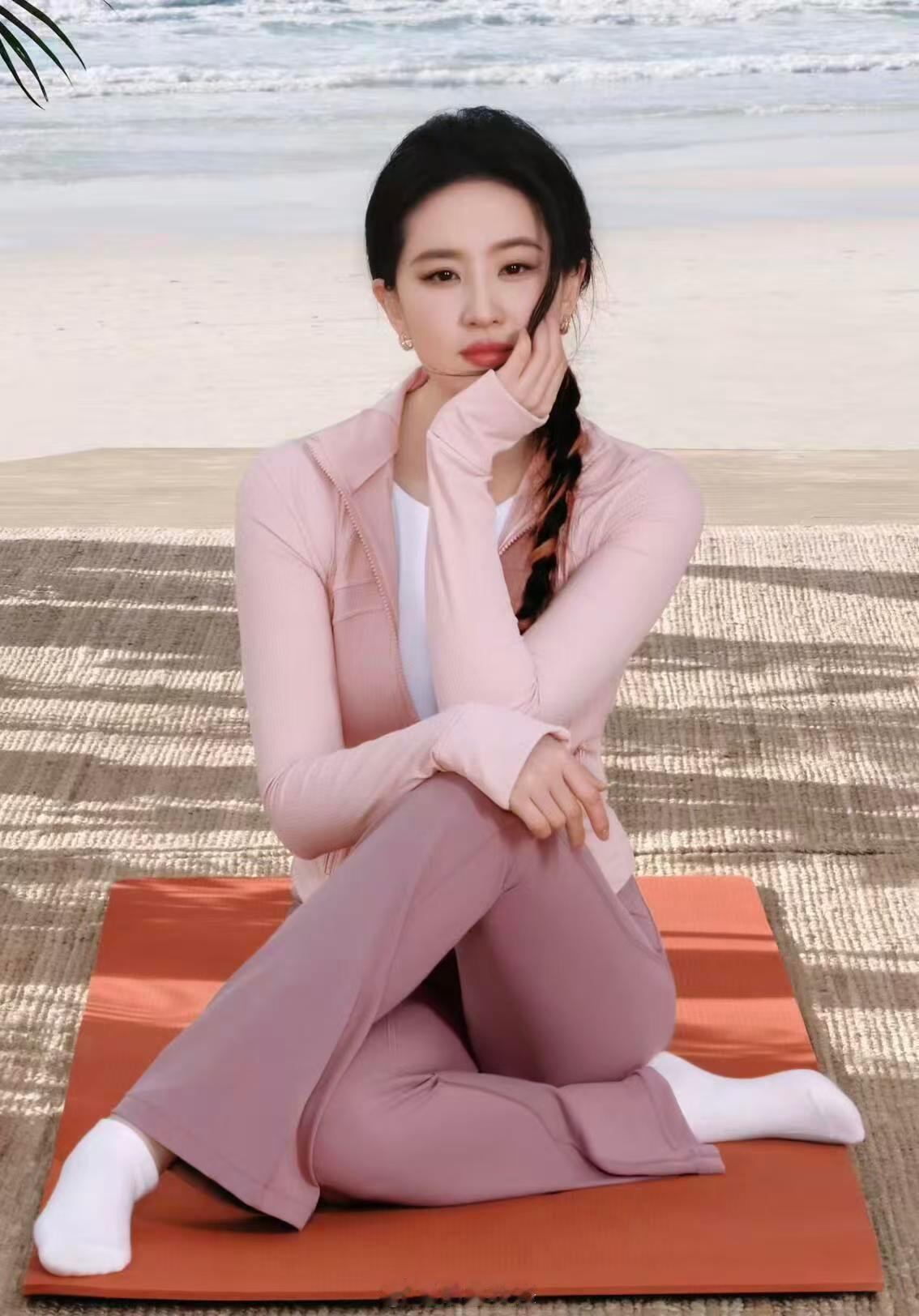 都说神仙姐姐微胖，但练瑜伽的姐姐身材超绝 