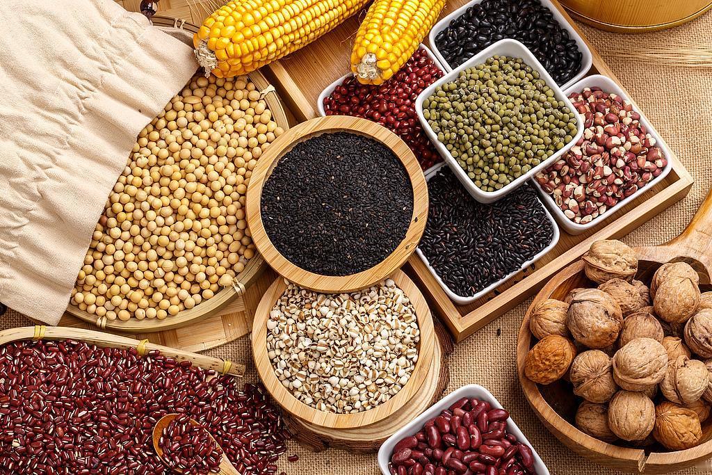 断中国粮，饿死十几亿人？美国驻日大使伊曼纽尔的言论，真是让人哭笑不得。这位老兄说