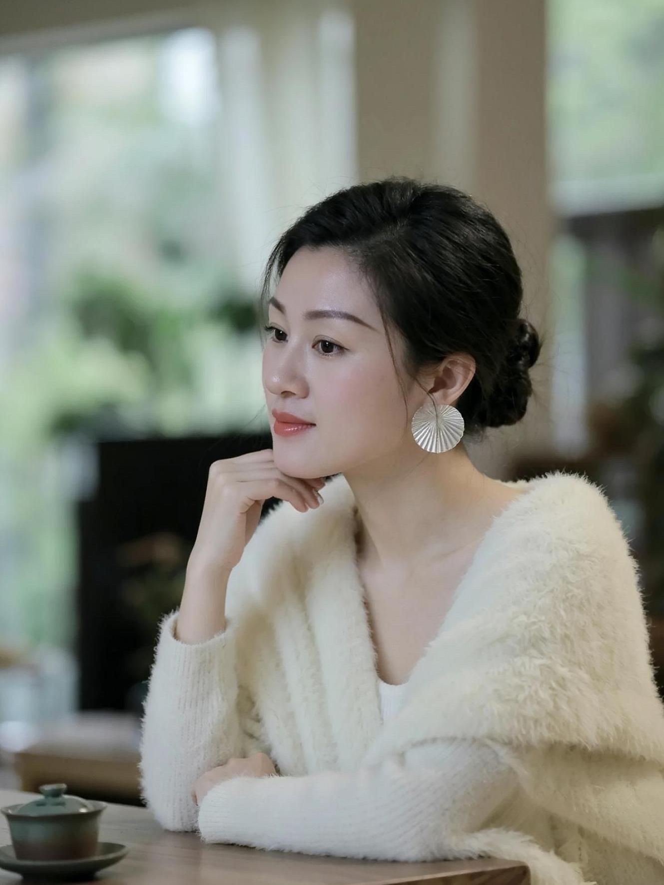 平静并非来自于没有风暴，而是内心有了一个地方，风暴无法抵达～我将永远温...