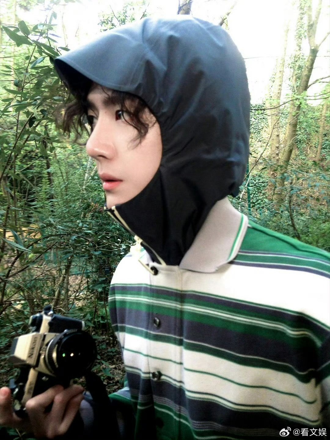 王一博下了你的班上你的班王一博巴黎时装周最忙的艺人 王一博下了你的班上你的班，巴