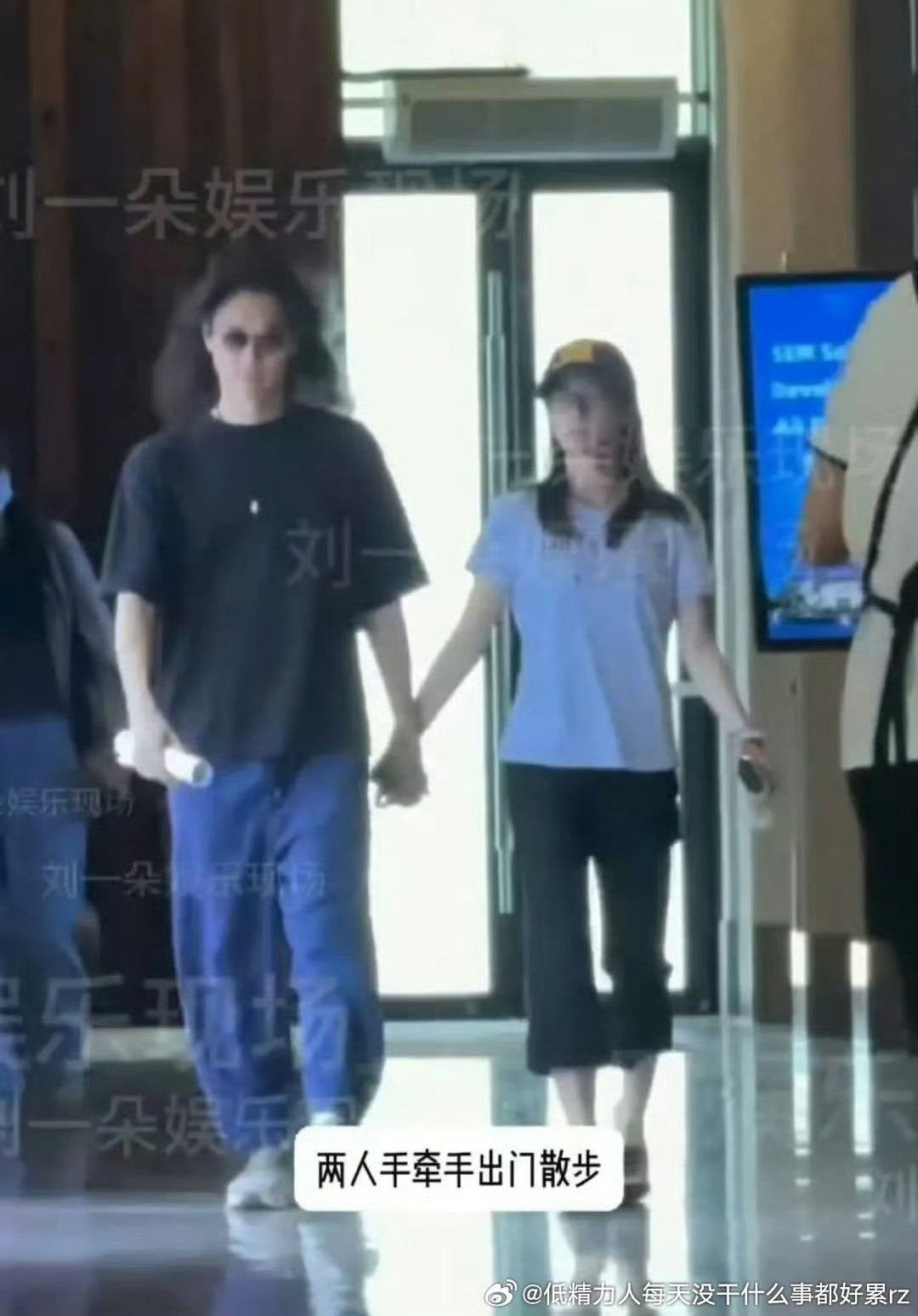 年轻，长得不凑，身高不矮导演卡位明显比张雅钦的演员卡位高一档以上张雅钦这男朋友找