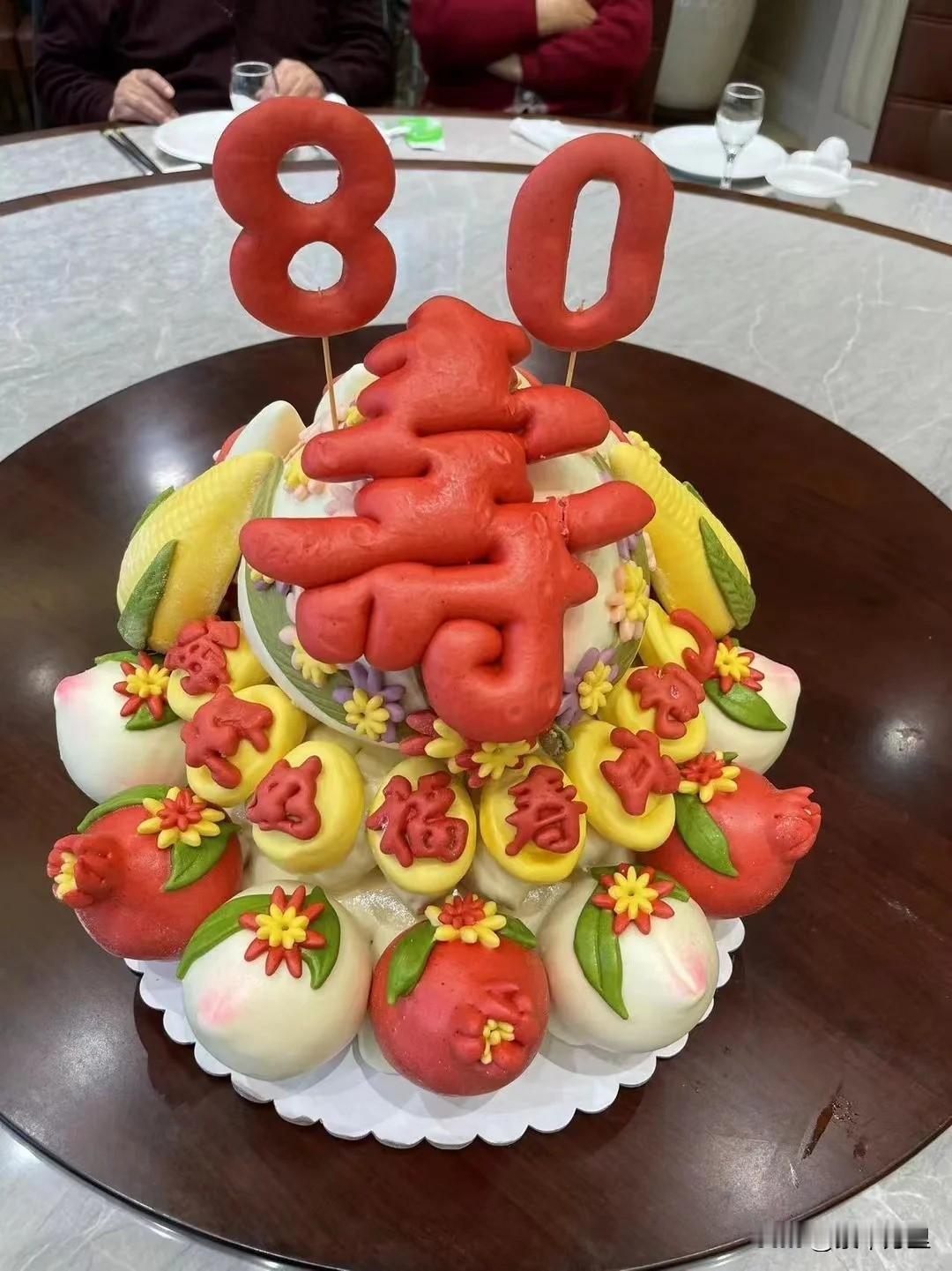 安徽滁州！退休老领导，80岁大寿宴席，在五星级酒店摆了45桌，每桌有28道硬菜，