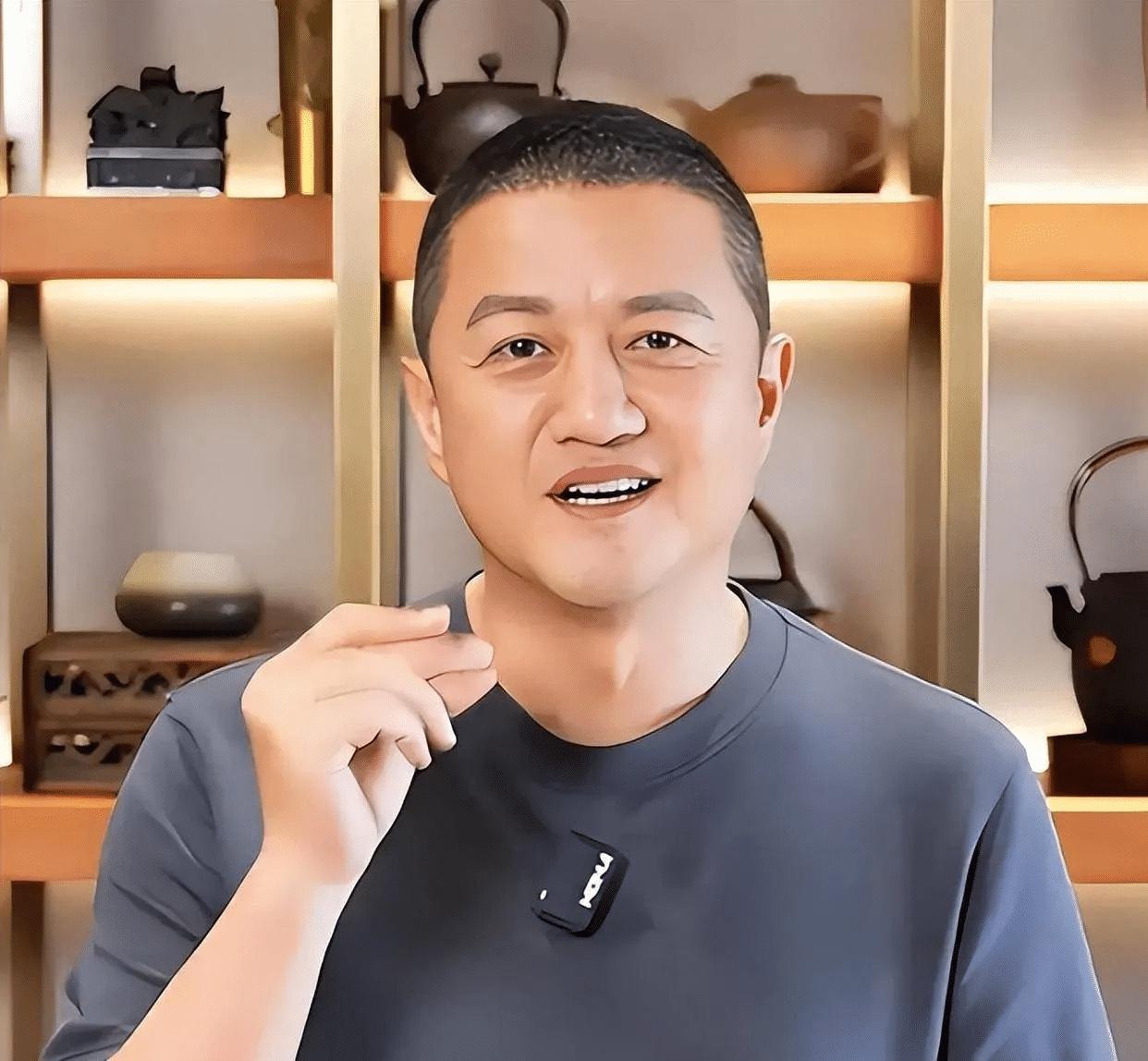 2026年最具争议的两大房东：
2026年，两起商业租赁事件引发全网热议，涉事房