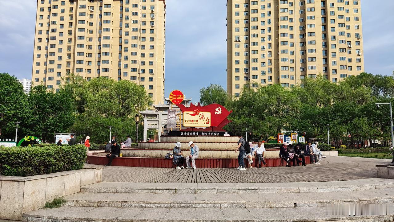 今年78岁的朋友，回去护理丈母娘，我问你丈母娘多大了？
进入夏季，和煦暖风徐徐拂