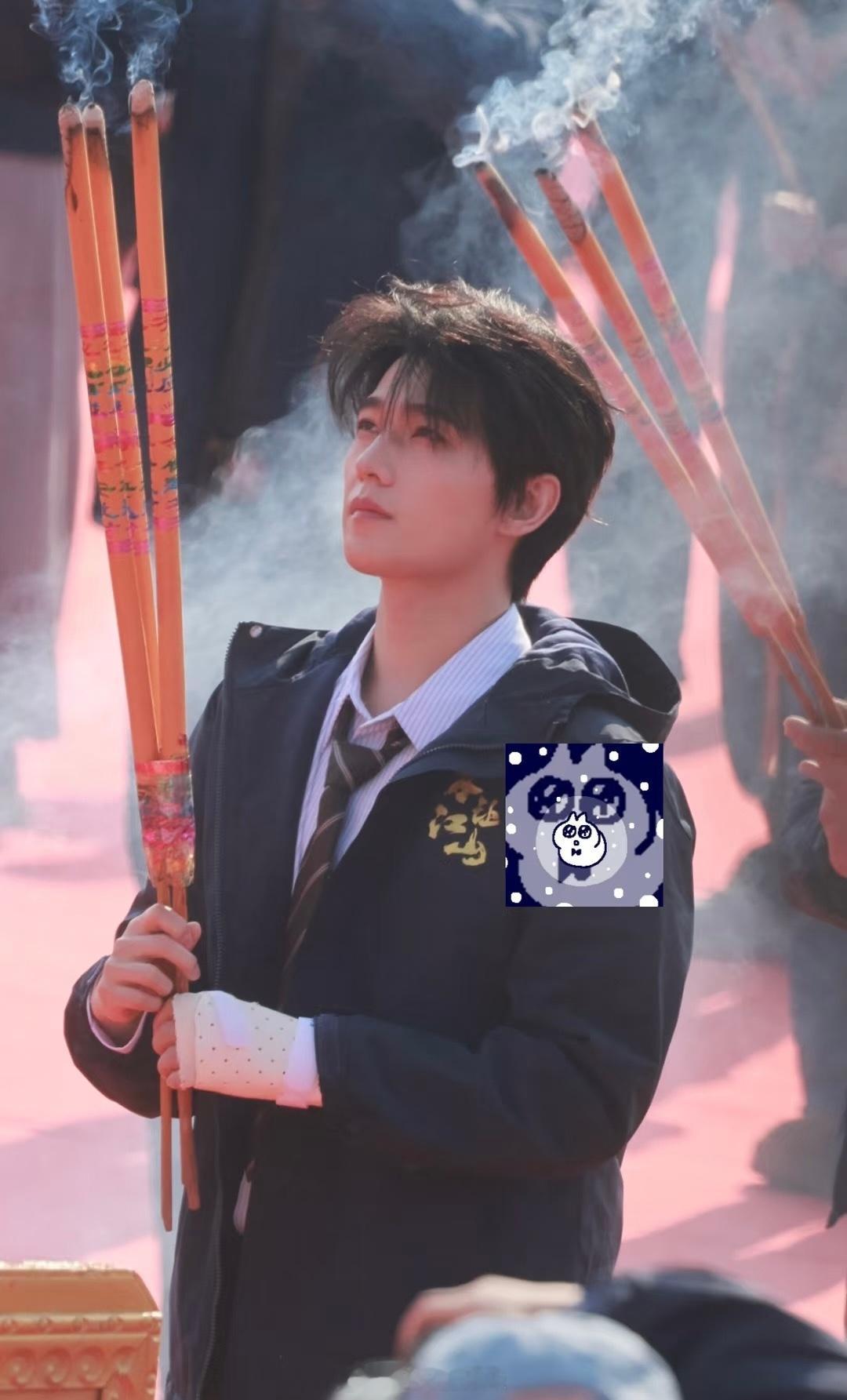 生图太帅了杨洋不让江山开机上香杨洋不让江山开机上香路透