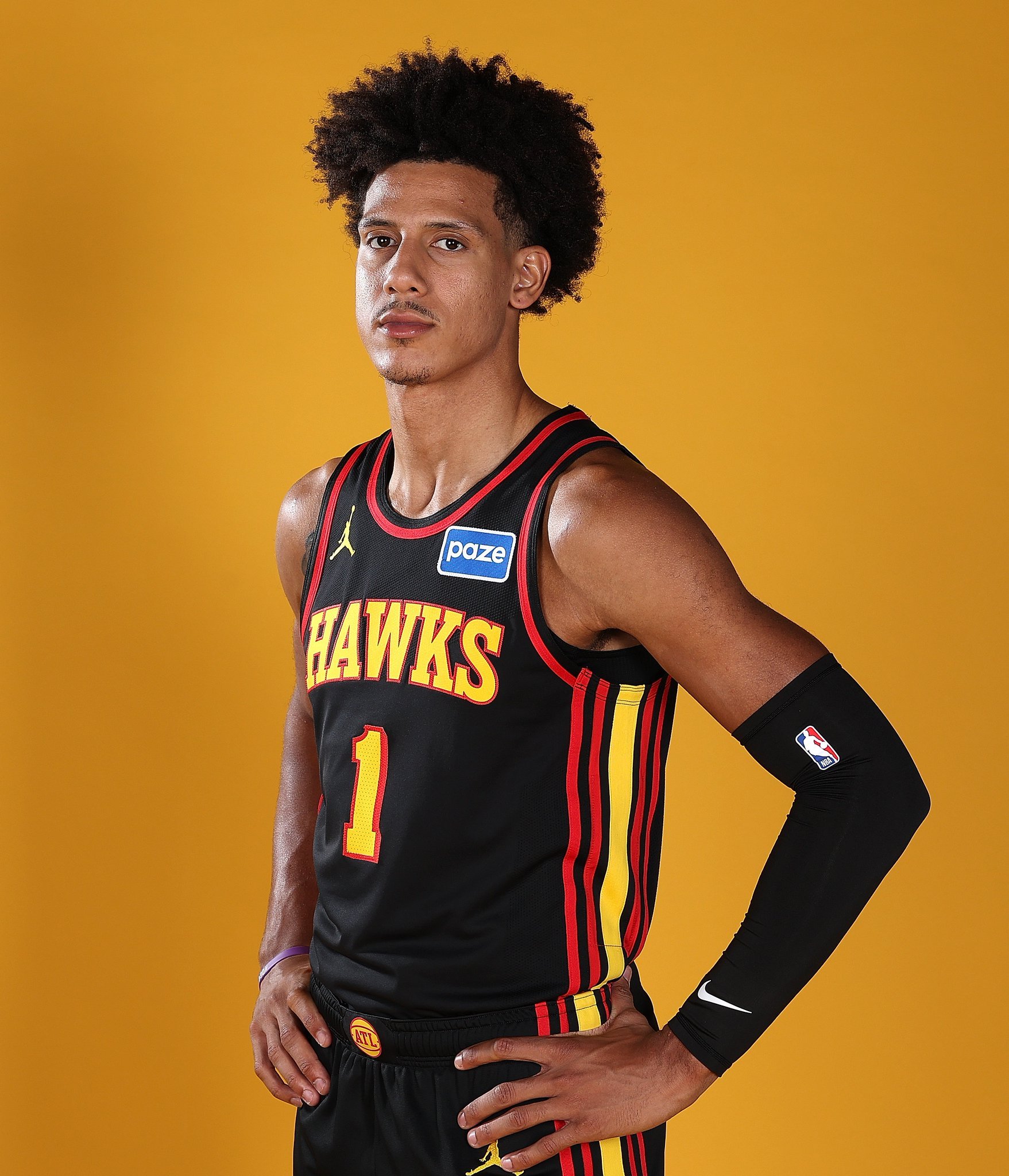 好奇怪的数据？据统计，“新🦅王”杰伦-约翰逊已连续17场比赛砍下至少7分7板7