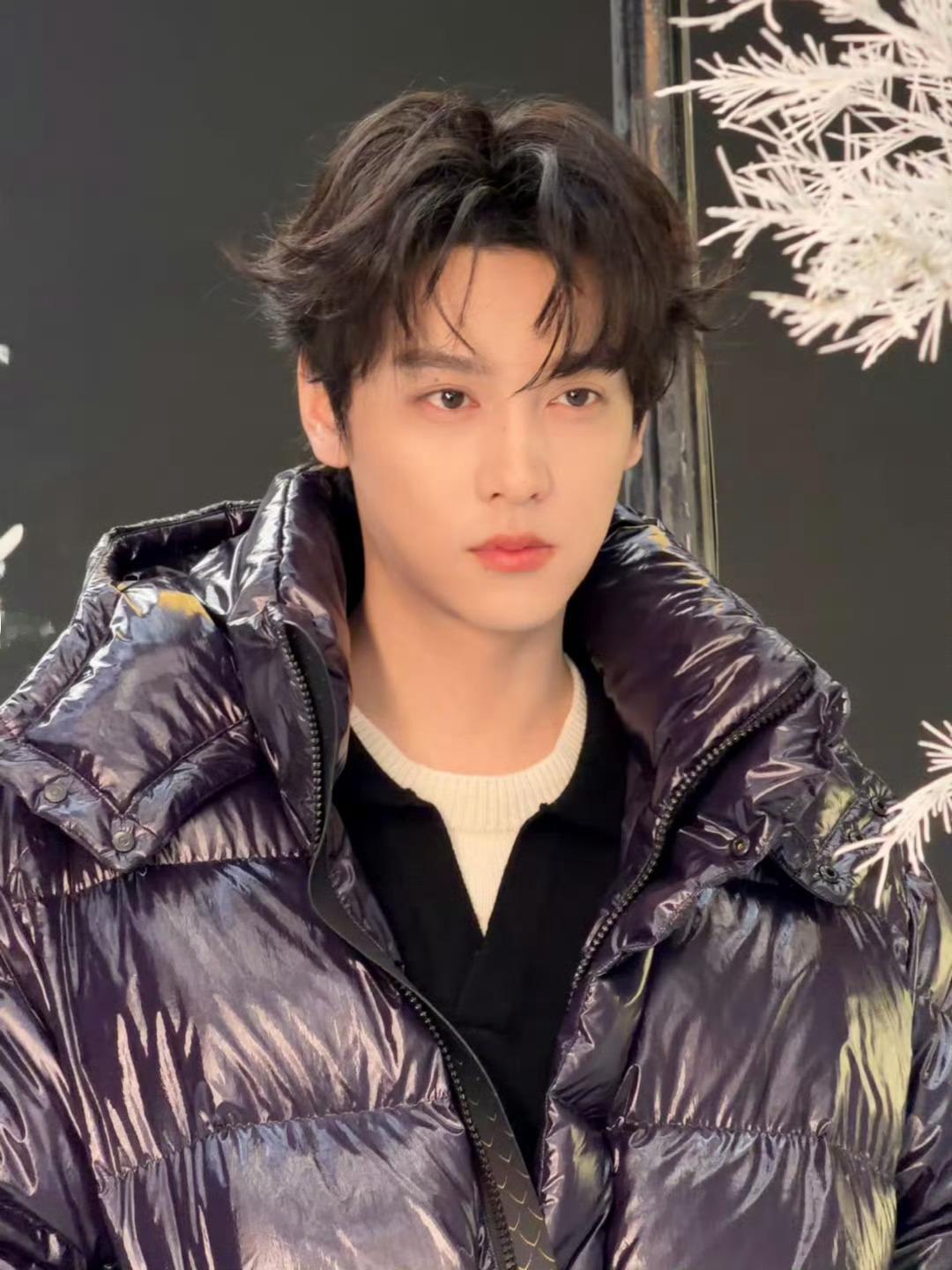 好喜欢田栩宁分享日常，穿大棉袄都能这么帅