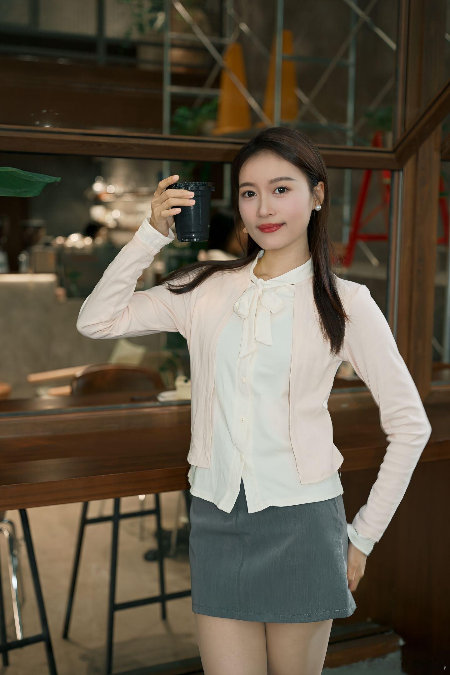 餐厅遇到的美女