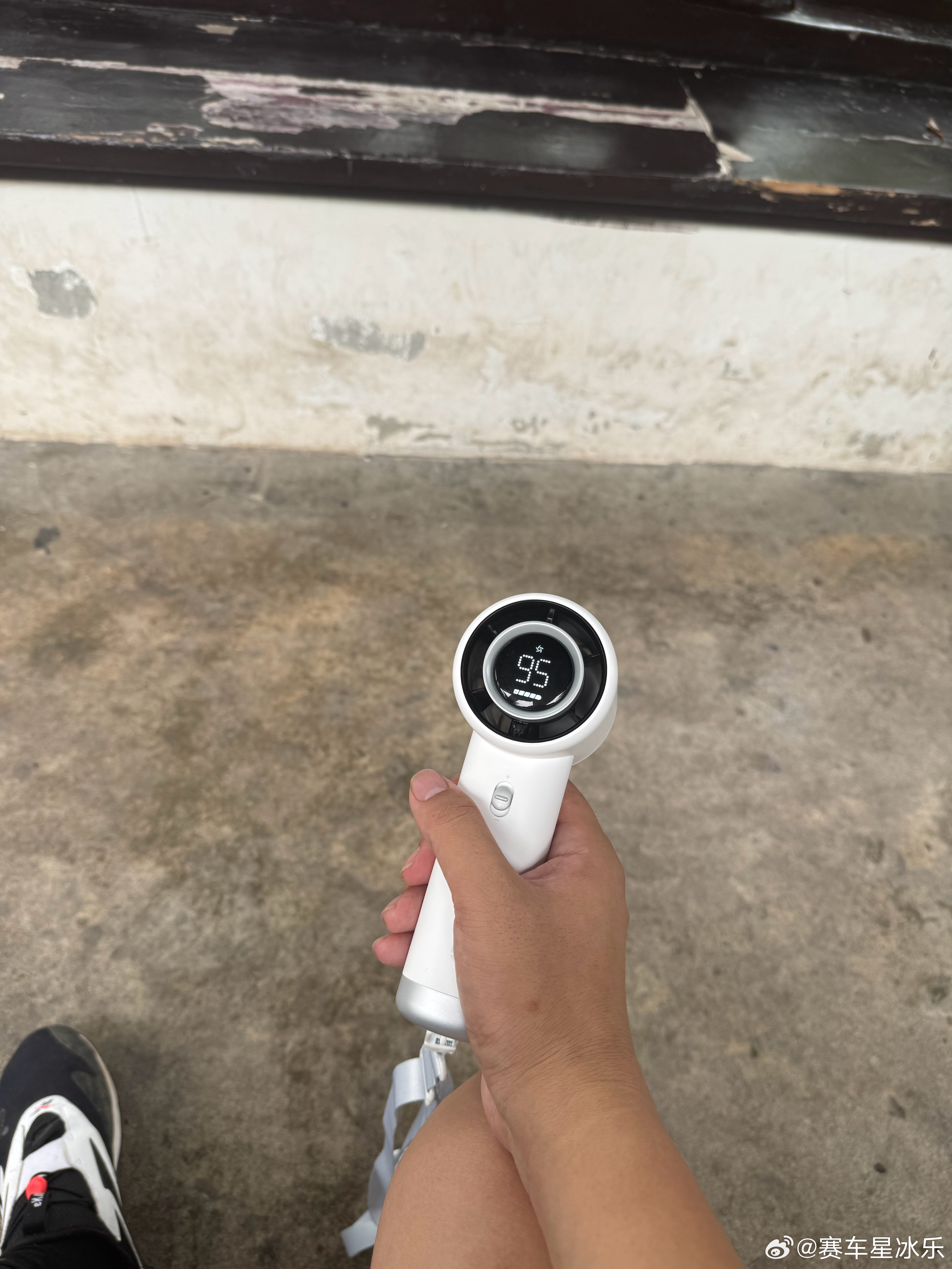 天太热，逛公园基本开到90%风力。要是没这个风扇就需要频繁找商场进去了。我估计1