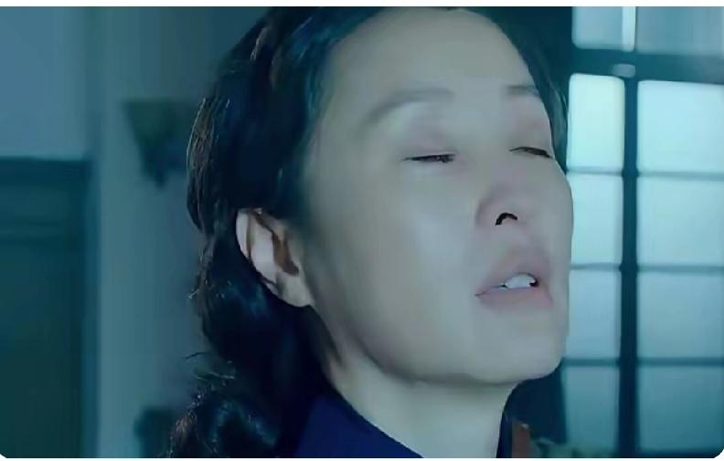 1950年烈士刑场一笑，
剧组竟改成怕死样？
观众炸锅了！

你能想象英雄面对死