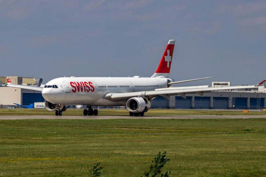 【瑞士航空LX147航班因发动机故障中止起飞 乘客紧急疏散】据外媒4月27日报道