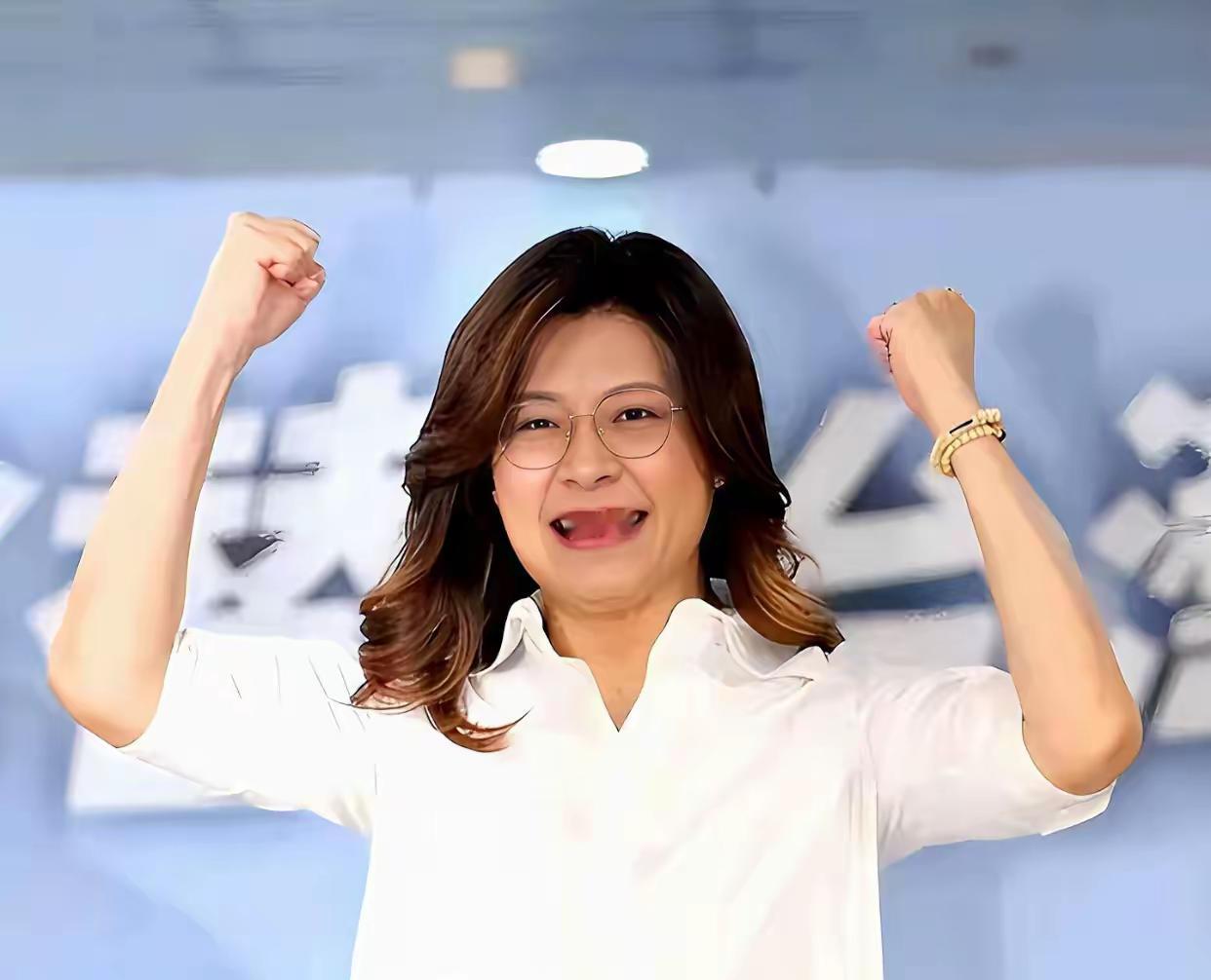 国民党主席郑丽文那句表态尤为提气：“世界上没有一个国家名字叫台湾！”这不是空话，