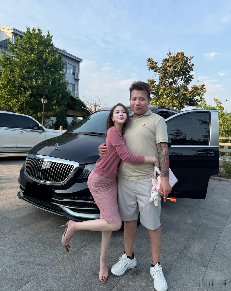 太幸福了，嫁给了爱情