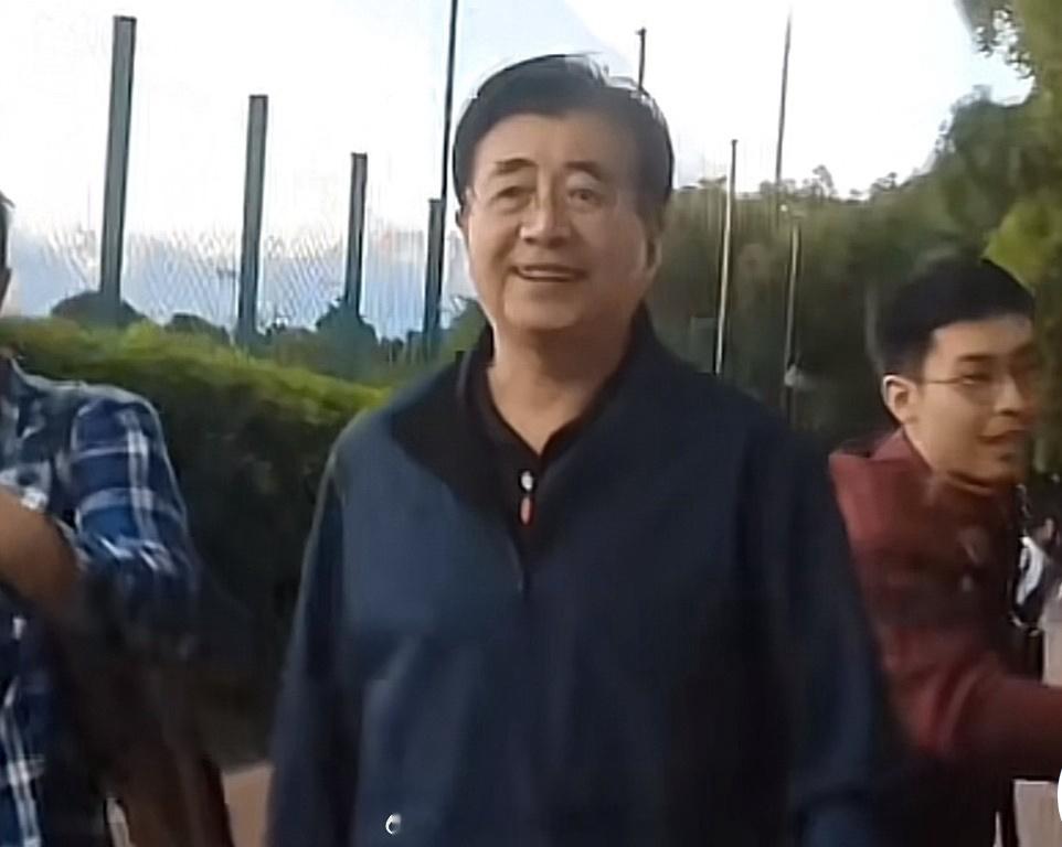 #国足世预赛# 《每日新报》记者赵睿发文表示，中国足协两大高层宋凯和许基仁此次随