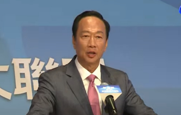 #郭台铭宣布参选#绿营最佳助选官来了；国民党搞不好是有原因的，埋了多少二五仔，老