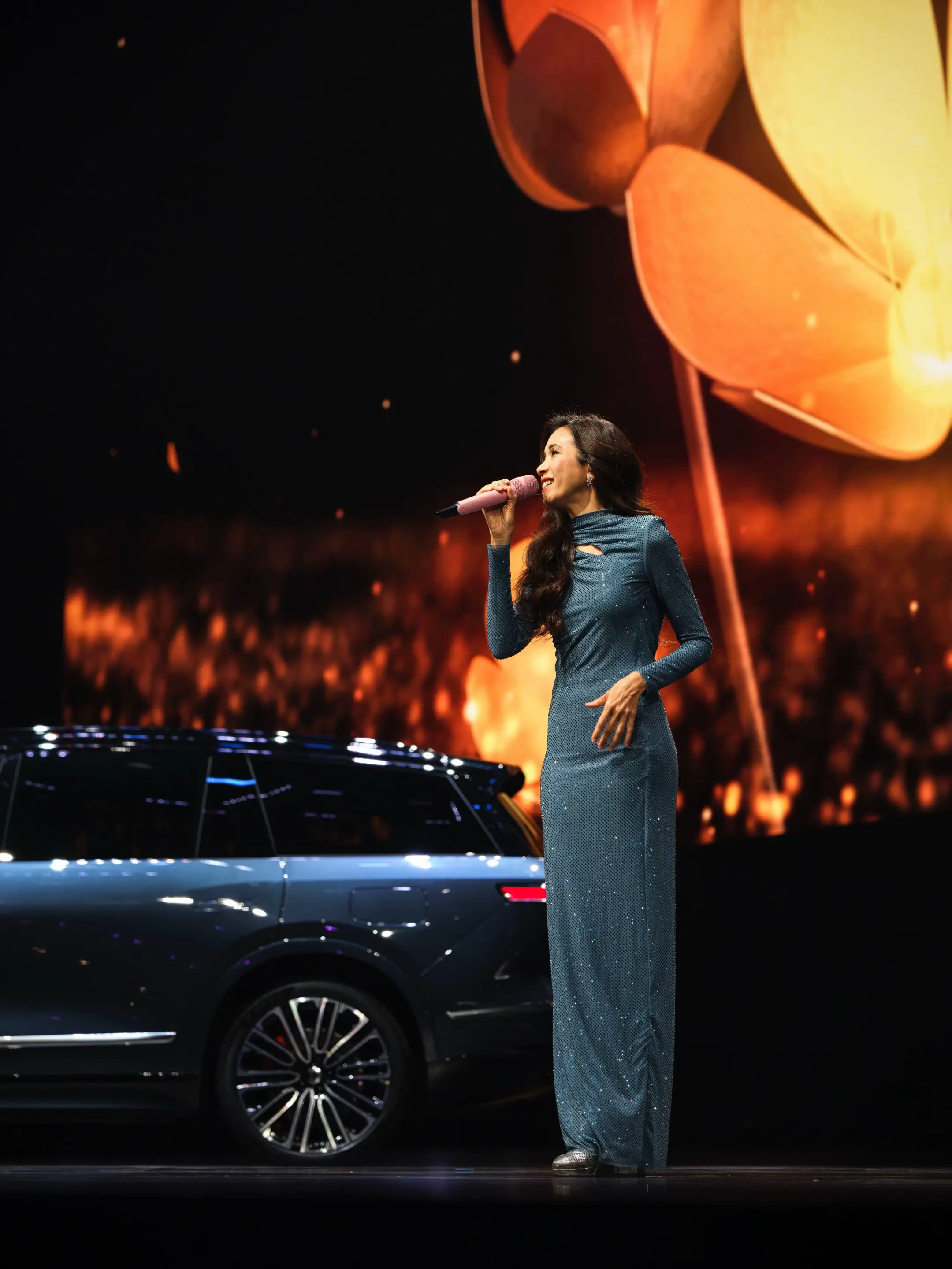 宇宙的终极浪漫，开着ES8听着莫文蔚。