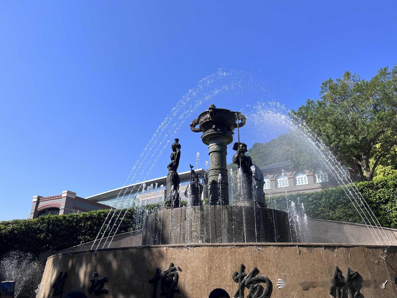 ‼️‼️西津渡坐落于镇江长江边，自古是千年古渡口，始建于三国时期，古时为南北航运