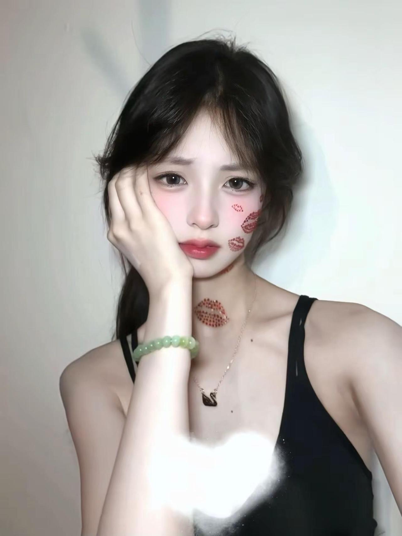 我的恶劣 嚣张跋扈 娇蛮任性 斤斤计较 蛮横无理 无理取闹都于你无关唇印妆容 i