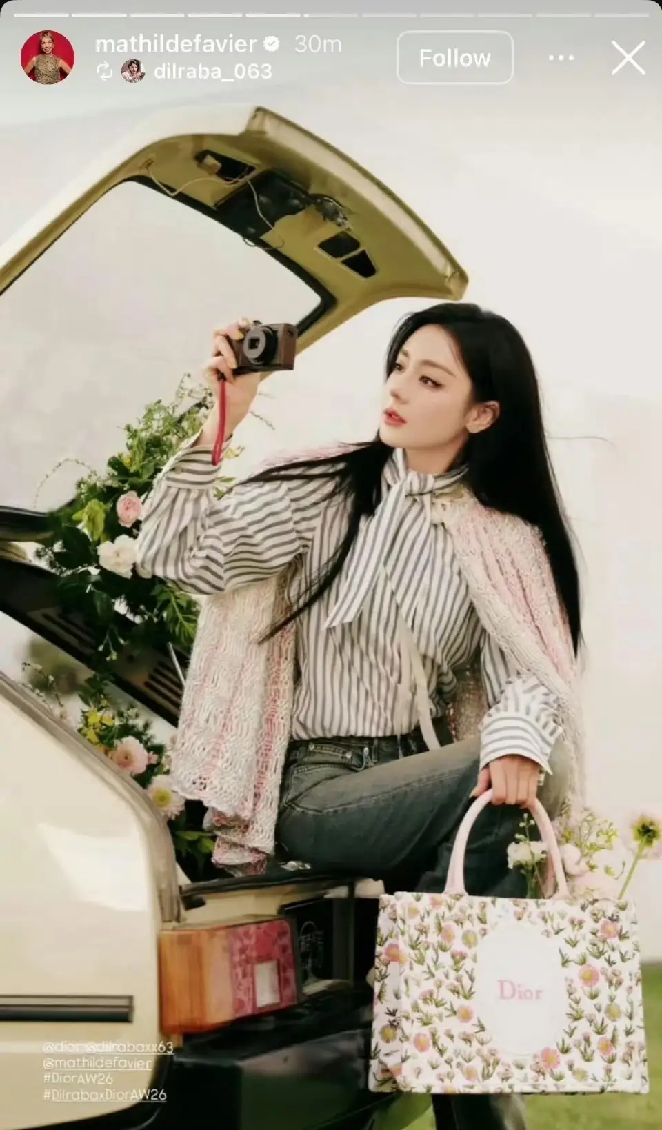 迪丽热巴 滞留迪拜迪丽热巴目前一切平安 中东冲突直接把顶流的时尚行程搅黄了，迪丽