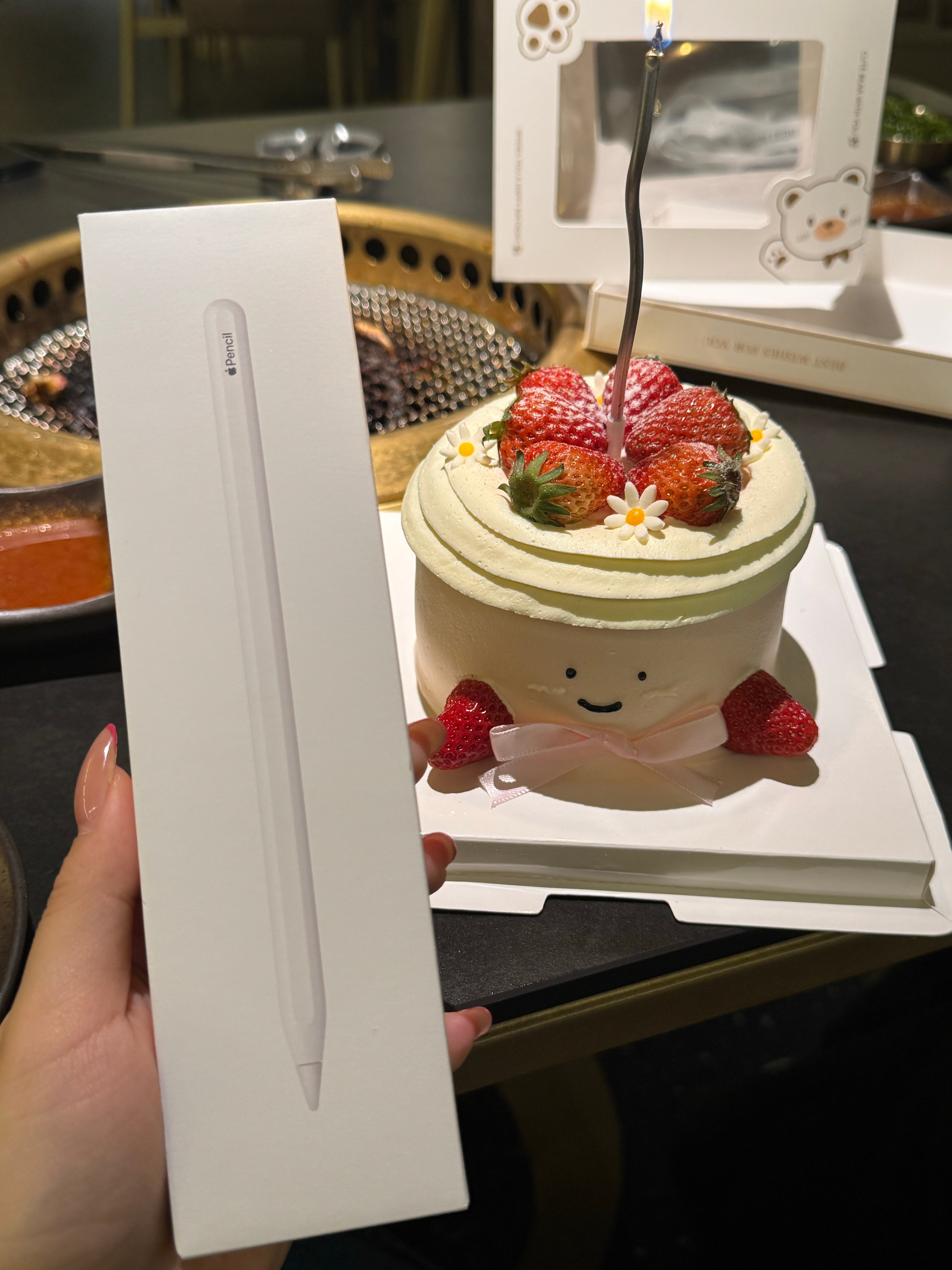 想对喜欢我的人说谢谢，对跟我做朋友的人说谢谢，对和我擦肩而过的人说谢谢，总之只要