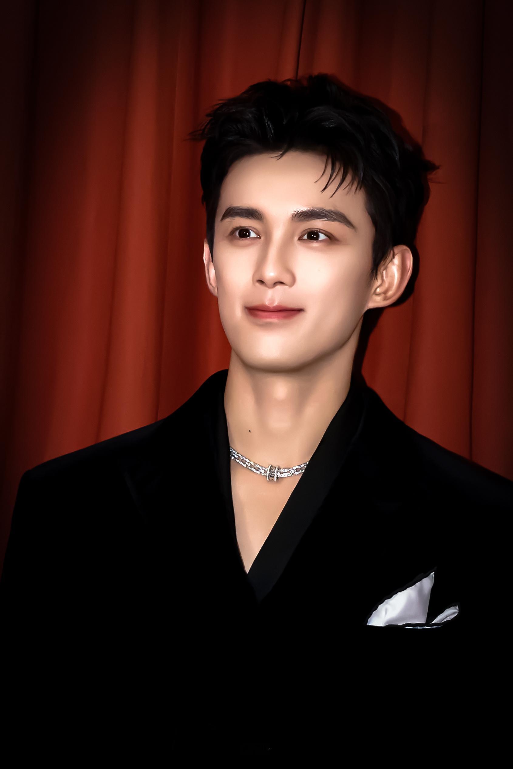 吴磊 · 𝙇𝙀𝙊 