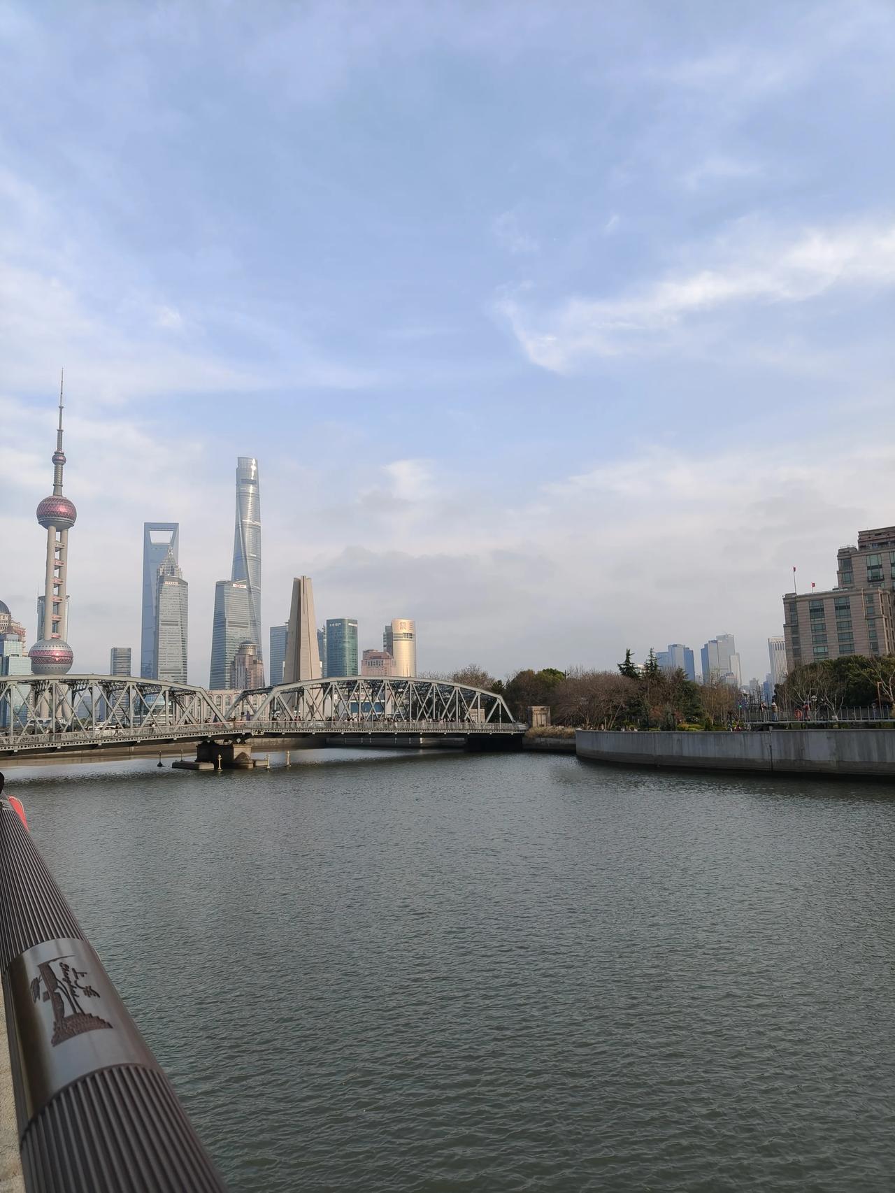 春日随手拍的照片都比较满意，
因为春色美嘛！[呲牙]