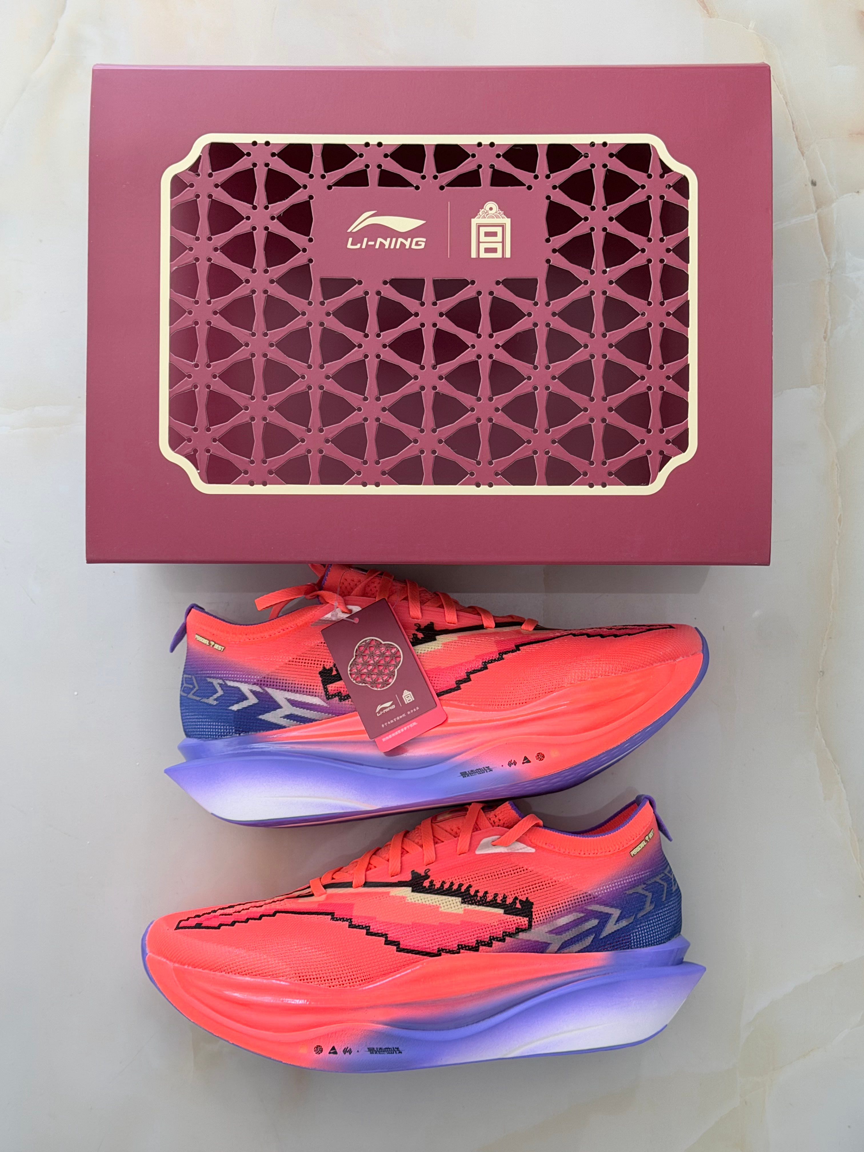 参加北半马就算了，但是不妨碍我关注这项赛事故宫配色的飞电6elite更到位了！祝