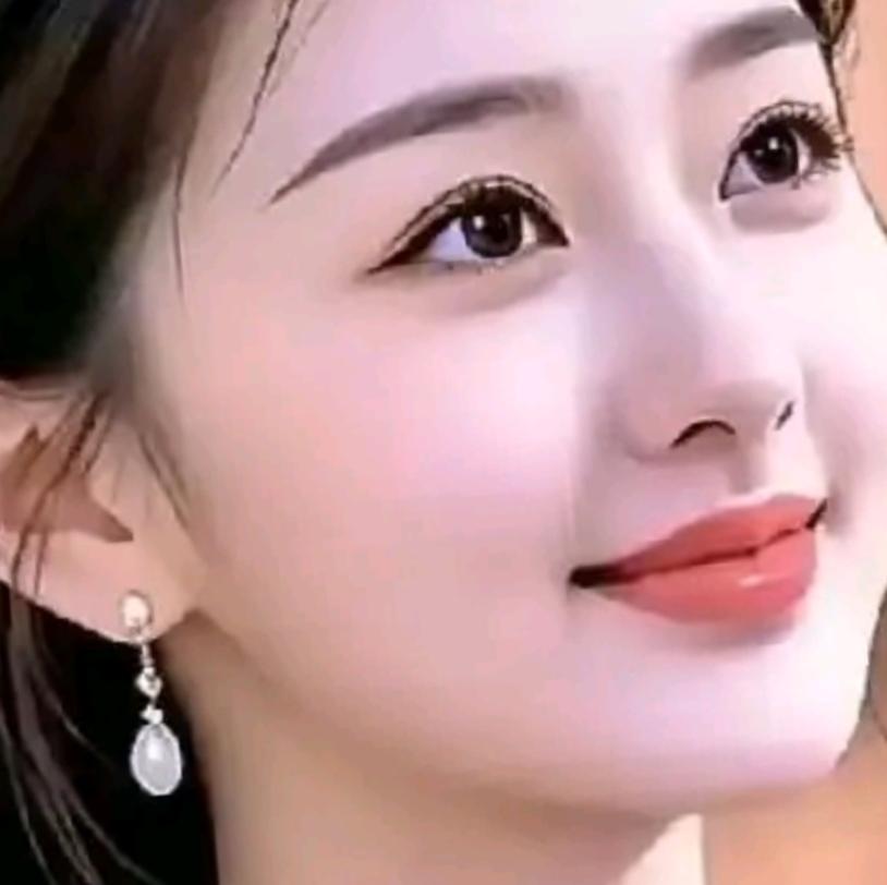 爱笑的女孩最可爱，对不对爱笑的女孩最可爱，爱笑的女孩运气好，爱笑的女孩最美！